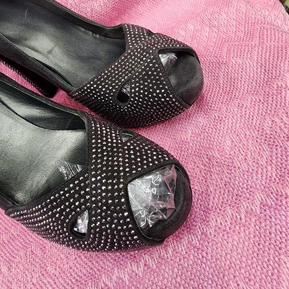 Stuart Weitzman Charcoal Peep Toe Jeweled …size 7.5 - Picture 3 of 16